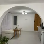 Appartement House Menchul
