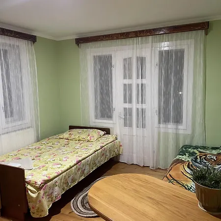 House Menchul شقة