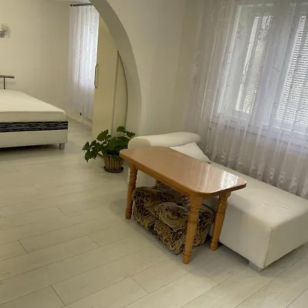 House Menchul Appartement