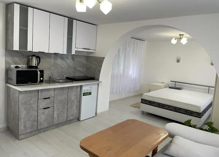 House Menchul Апартаменты Mala Uhol'ka